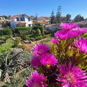 Casa vacanze Hikkara Airport, Sea And Beach