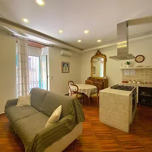 Trinita Degli Spagnoli House Apartament
