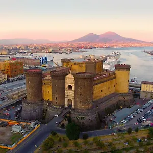 Family House Piazza Carita' Napoli